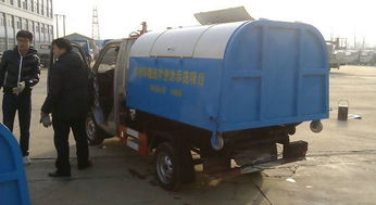 國(guó)四小型垃圾車與小型車廂可卸式垃圾車 城市環(huán)衛(wèi)的靈活利器